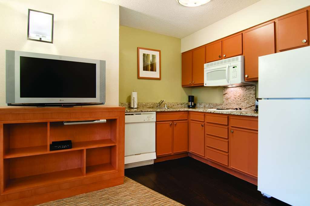 Hyatt House Houston/Energy Corridor Hotel Room photo