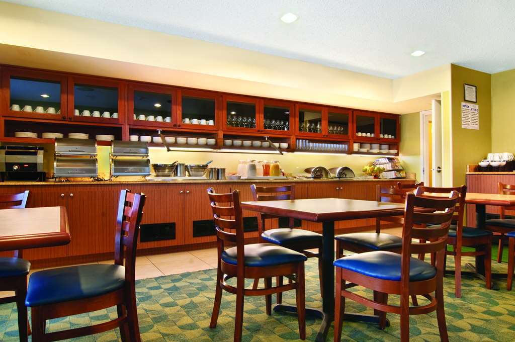 Hyatt House Houston/Energy Corridor Hotel Restaurant photo